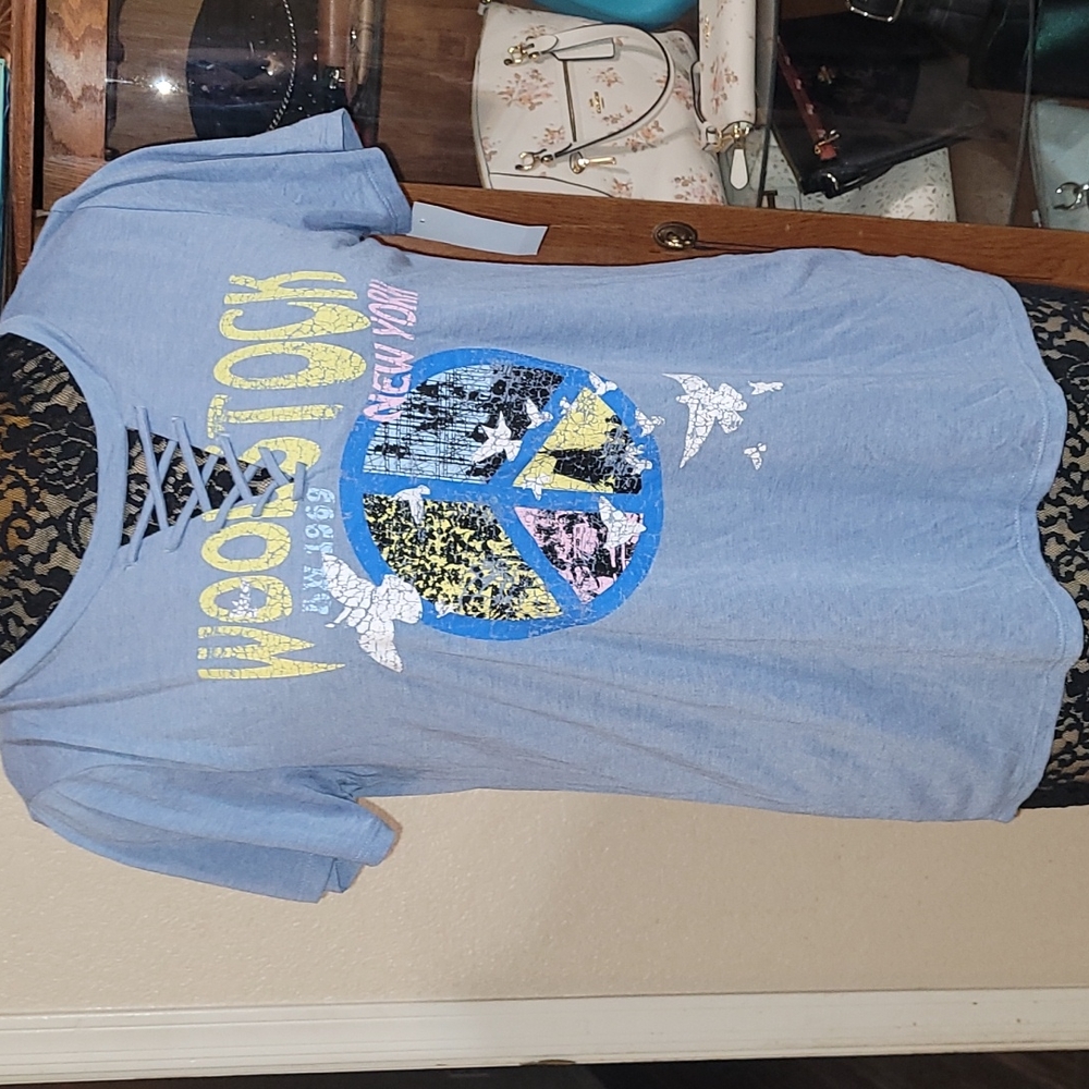Woodstock tee